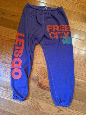 Free city sweatpants